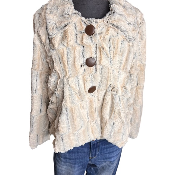 Yoki Jacket Womens Large Cream Faux Rabbit Fur Long Sleeve Button Up SOFT!!! - Picture 3 of 14